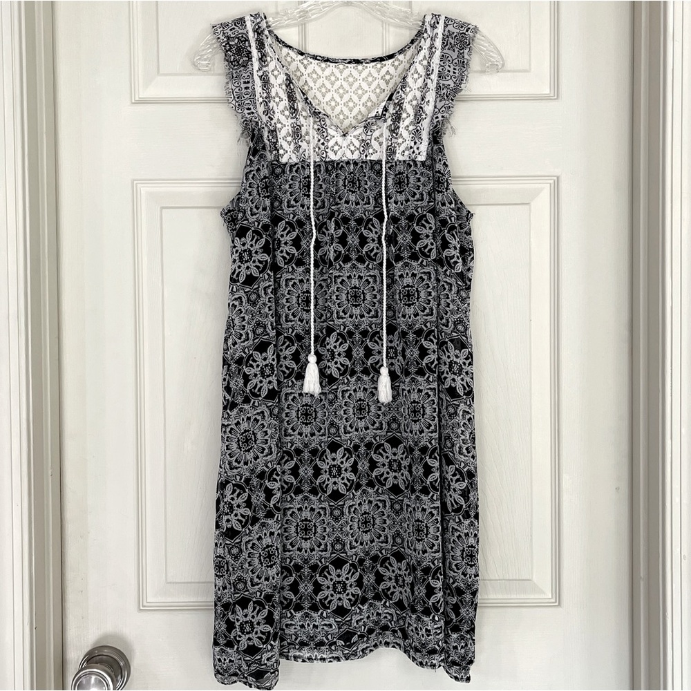 🌸3/$25 Target Xhilaration Black & White Floral Lace Boho Summer Dress, Size M
